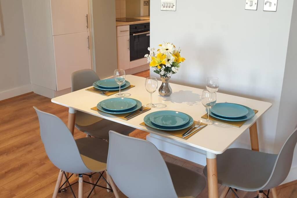 Modern And Spacious Swansea Centre Apartment Exterior foto